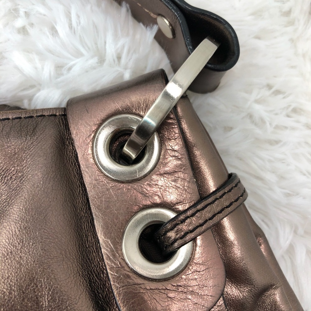 KENNETH COLE Metallic Shoulder Bag. EUC. - Picture 7 of 7
